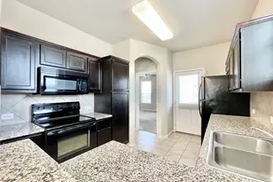 401 Katmai Cir, Pflugerville, TX 78660 - Photo 9