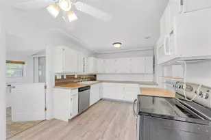 20235 Engelmann Ln, Manor, TX 78653 - Photo 9