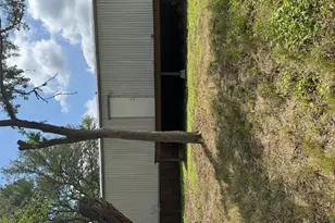 113 Valley Ln, Smithville, TX 78957 - Photo 3