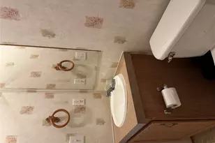 113 Valley Ln, Smithville, TX 78957 - Photo 11