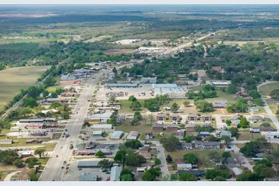 1306 W Cameron Avenue, Rockdale, TX 76567 - Photo 33
