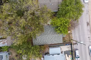 2404 Santa Rita St, Austin, TX 78702 - Photo 25