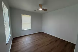 1009 Alex St, Lockhart, TX 78644 - Photo 3