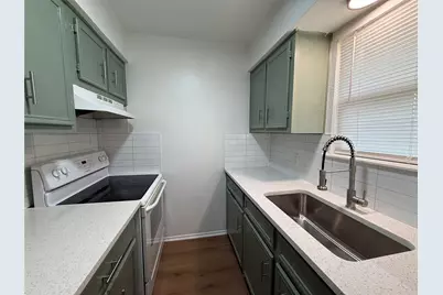 1009 Alex Street #B, Lockhart, TX 78644 - Photo 5