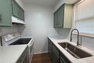 1009 Alex St, Lockhart, TX 78644 - Photo 5