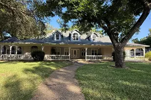 266 Quail St, Meadowlakes, TX 78654 - Photo 1