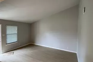 8708 Pineridge Dr, Austin, TX 78729 - Photo 11