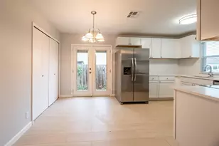 8708 Pineridge Dr, Austin, TX 78729 - Photo 3