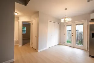 8708 Pineridge Dr, Austin, TX 78729 - Photo 7