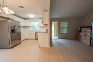 8708 Pineridge Dr, Austin, TX 78729 - Photo 9