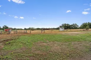 1037 Western Hills Rd, Rockdale, TX 76567 - Photo 35