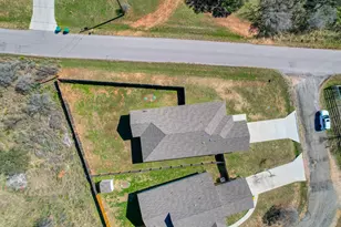 1516 Stonecrests Dr, Granite Shoals, TX 78654 - Photo 3
