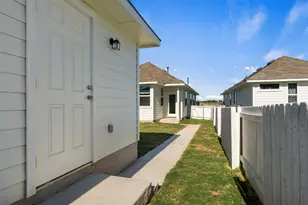 220 Fabion St, Kyle, TX 78640 - Photo 31