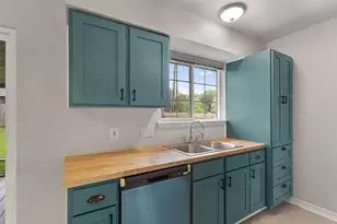 2532 Chaparral Trail, Austin, TX 78744 - Photo 9