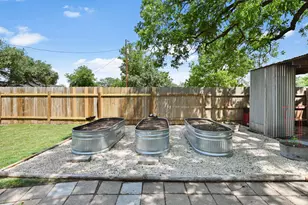 1217 Fairground St, Taylor, TX 76574 - Photo 33