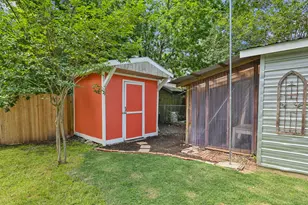 1217 Fairground St, Taylor, TX 76574 - Photo 35