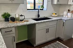 5611 Joe Sayers Ave, Austin, TX 78756 - Photo 7