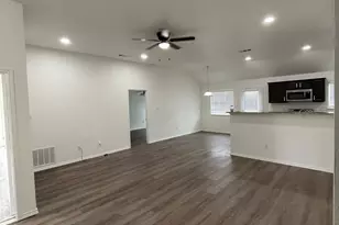 101 Soapstone Dr, Jarrell, TX 76537 - Photo 5