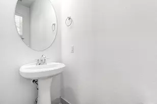 2117 Maxwell Ln, Austin, TX 78741 - Photo 15