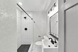 1627 W Thorain Blvd, San Antonio, TX 78201 - Photo 29