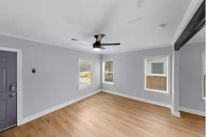 1627 W Thorain Boulevard, San Antonio, TX 78201 - Photo 7