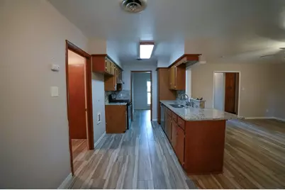 1418 NE 7th Street, Smithville, TX 78957 - Photo 3