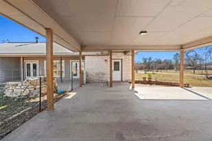 1158 W County Road 415, Lexington, TX 78947 - Photo 25