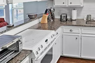 2414 Longview St, Austin, TX 78705 - Photo 3