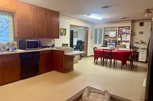 106 San Jacinto St, Lockhart, TX 78644 - Photo 3