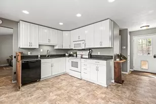 11004 Elm St, Jonestown, TX 78645 - Photo 7