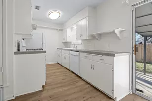 2007 Burbank St, Austin, TX 78757 - Photo 9