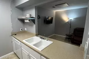 1705 Crossing Pl, Austin, TX 78741 - Photo 5