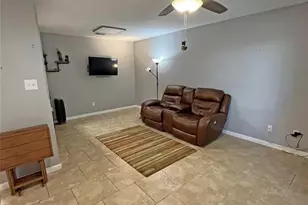 1705 Crossing Pl, Austin, TX 78741 - Photo 3