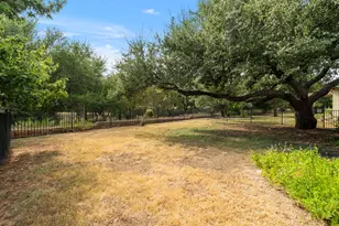 501 Sheldon Lake Dr, Georgetown, TX 78633 - Photo 33
