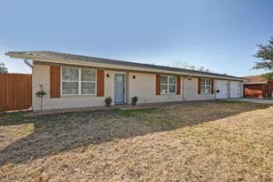 808 Vogel Dr, Lockhart, TX 78644 - Photo 1