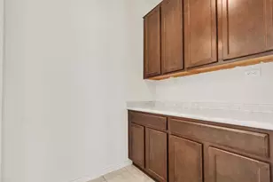 401 Briarfield Dr, Seguin, TX 78155 - Photo 15