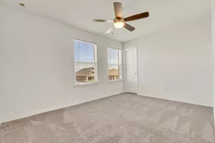 401 Briarfield Dr, Seguin, TX 78155 - Photo 23