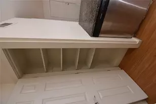 300 E Croslin St, Austin, TX 78752 - Photo 11