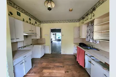 123 E Davis Street, Luling, TX 78648 - Photo 13