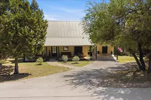 10605 Lake Beach Dr, Dripping Springs, TX 78620 - Photo 11