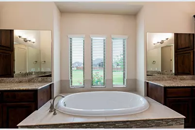 135 Gabriel Vista E, Georgetown, TX 78633 - Photo 11