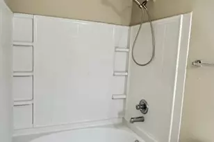 5211 Viewpoint Dr, Austin, TX 78744 - Photo 17