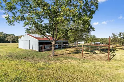 1092 Fm 3000, Elgin, TX 78621 - Photo 37