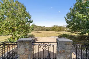 1092 FM3000, Elgin, TX 78621 - Photo 13