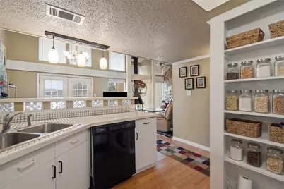 317 Venture Boulevard S, Point Venture, TX 78645 - Photo 5