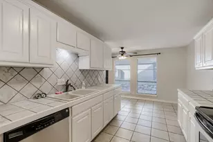 11 Casa Verde, Lakeway, TX 78734 - Photo 9