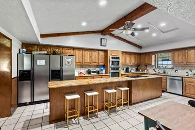 3345 E Austin Street, Giddings, TX 78942 - Photo 15