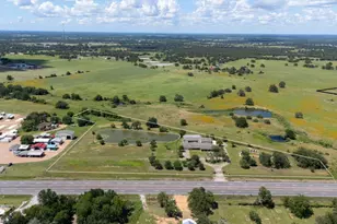 3345 E Austin St, Giddings, TX 78942 - Photo 3