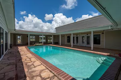 3345 E Austin Street, Giddings, TX 78942 - Photo 5