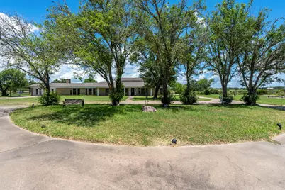 3345 E Austin Street, Giddings, TX 78942 - Photo 1